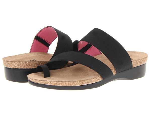 Munro American Aries (Black Fabric) Women s Sandals